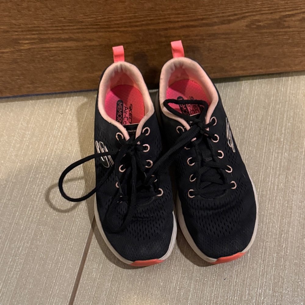 Skechers Black and Pink Lace-Up Sneakers Girls Size 5